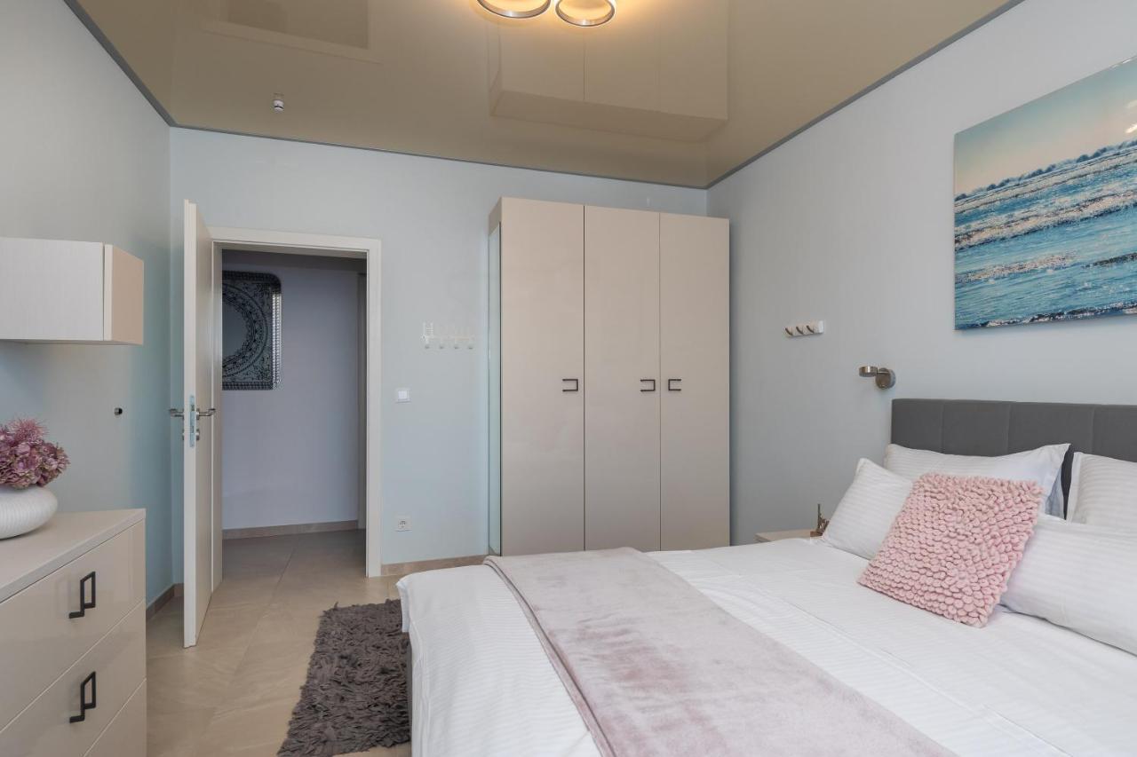 Beachfront Holiday Home - Private Heated Pool Mimice Bagian luar foto